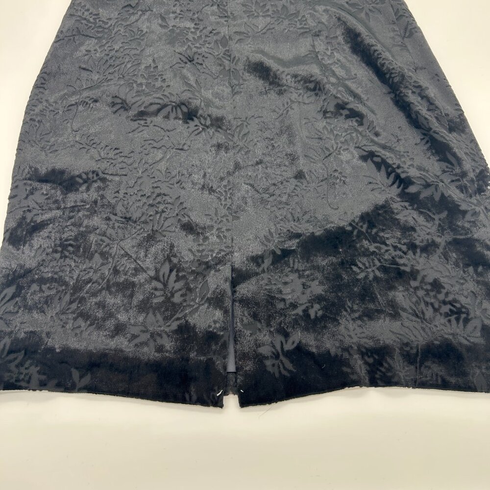 Vitnage Ann Taylor Black Velvet Sleeveless Dress With Applique Size 14 - Picture 7 of 8